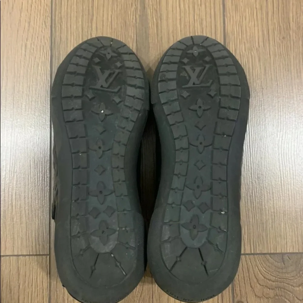 Louis Vuitton
Black Womens Leather Punchy‎ Monogram Sneakers - Picture 10 of 11